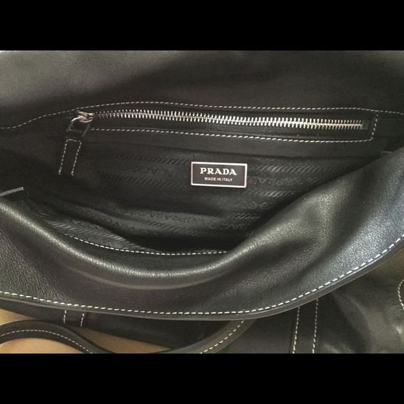 PRADA Black Leather Push-Lock Shoulder Bag BR2613 - Picture 5 of 8